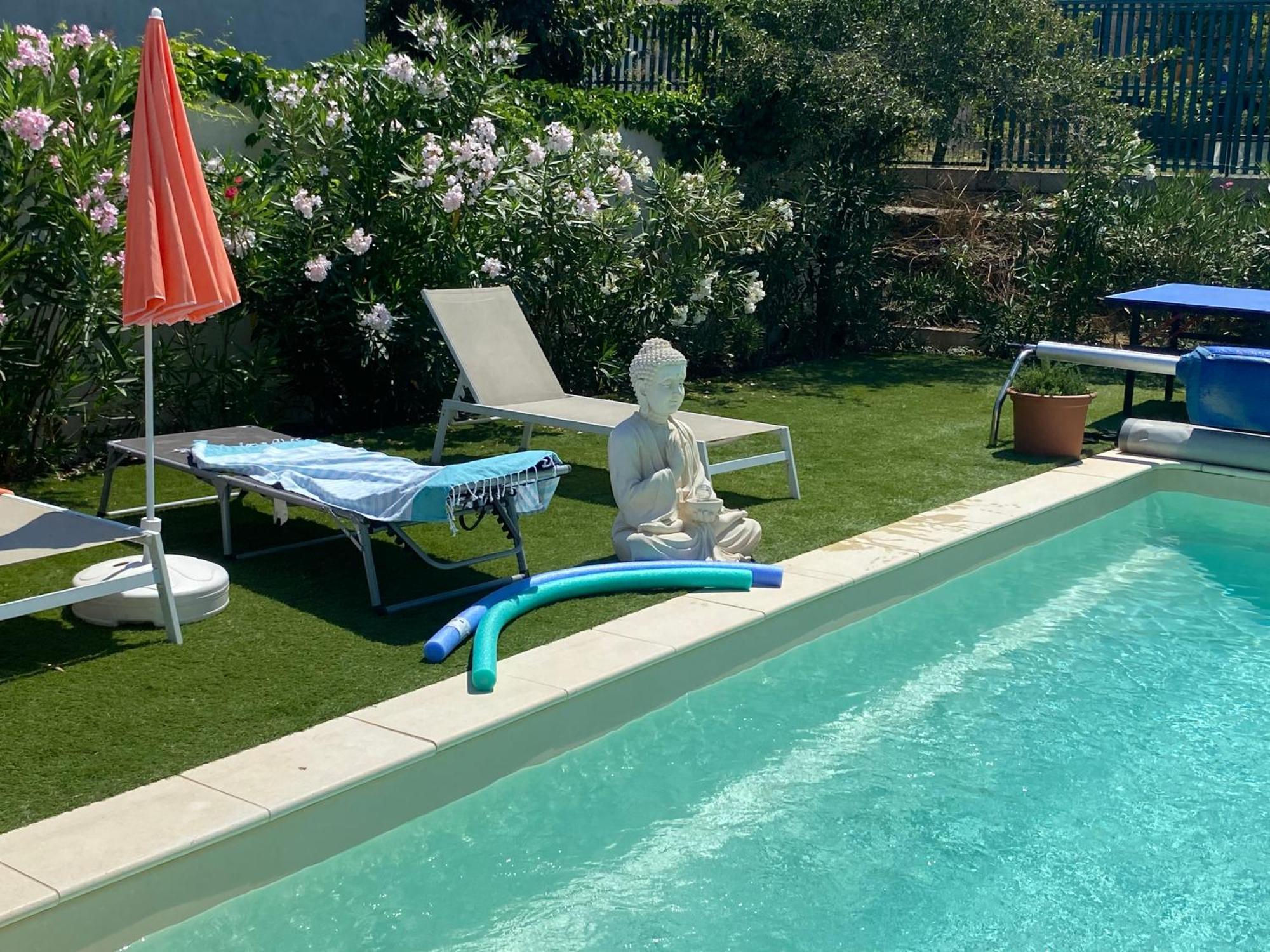 Gite Climatise Avec Piscine Sur Les Hauteurs De Bollene Exterior photo